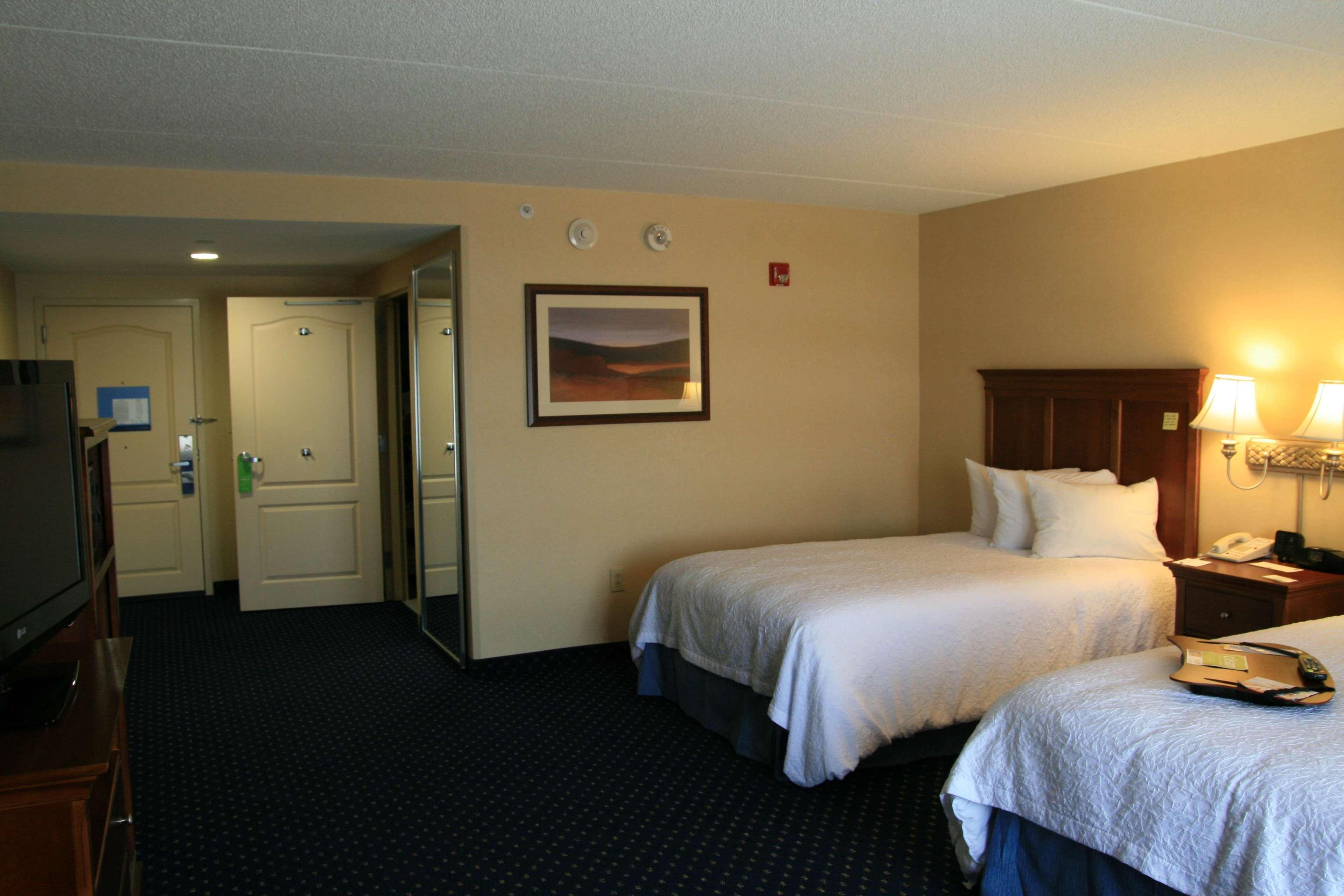 Hampton Inn And Suites Fredericksburg South Room photo